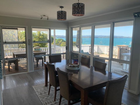 Aloha Cottage On Algies Bay - Accommodation New Zealand 1