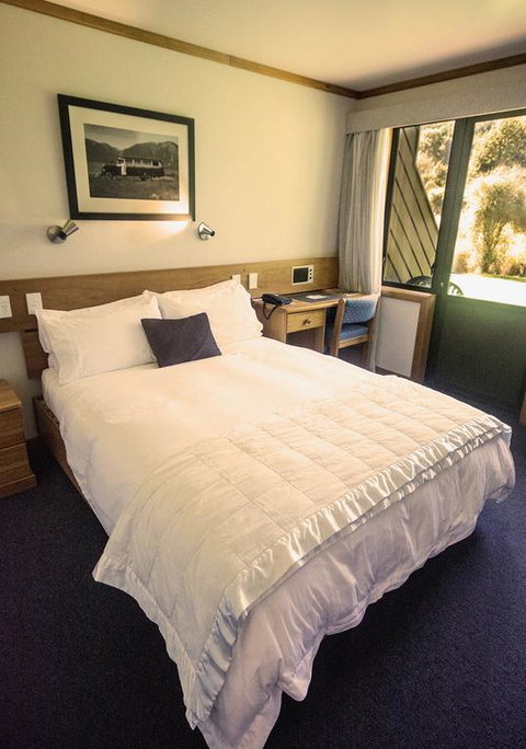 Alpine Lodge - Accommodation New Zealand 3