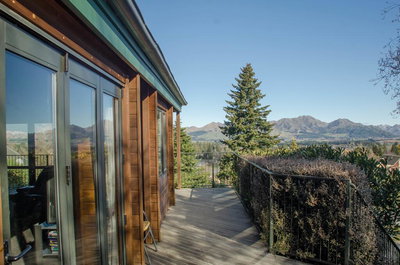 Alpine On Oregon - Hanmer Springs Holiday Home