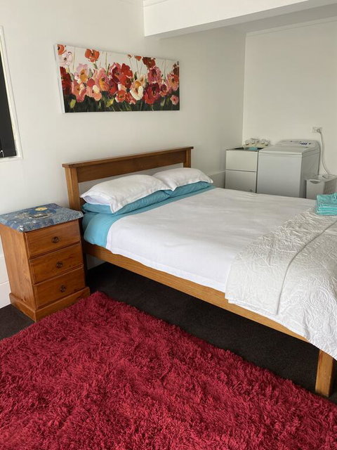 Apartment On Robert Rd - Accommodation New Zealand 1