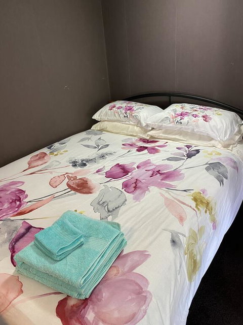Apartment On Robert Rd - Accommodation New Zealand 3
