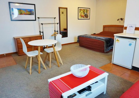 ASURE Colonial Court Motel - Accommodation New Zealand 0