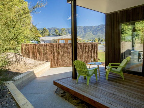 Bach 7 By The Sea - Marahau Holiday Home - Accommodation New Zealand 1