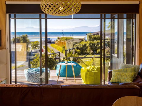 Bach 7 By The Sea - Marahau Holiday Home - Accommodation New Zealand 3