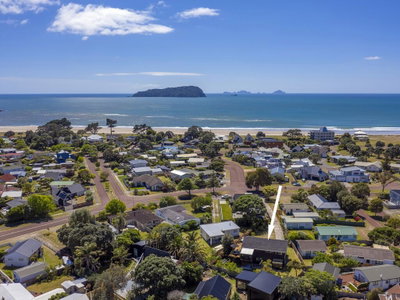 Bach On Boulevard - Pauanui Holiday Home