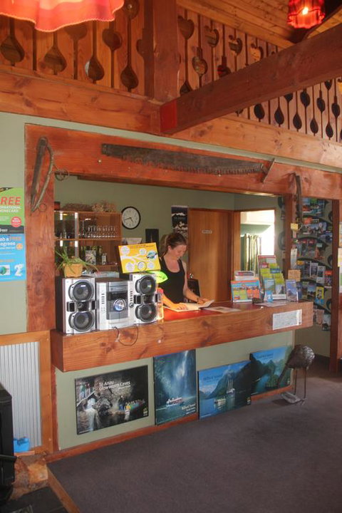 Barnyard Backpackers Te Anau - Accommodation New Zealand 2