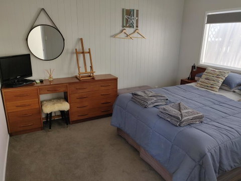 Bay View Bach - Accommodation New Zealand 3
