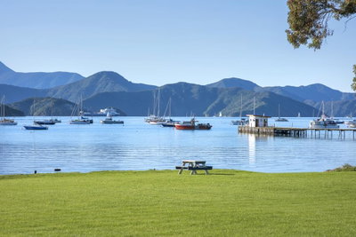 Bay Vista Waterfront Motel