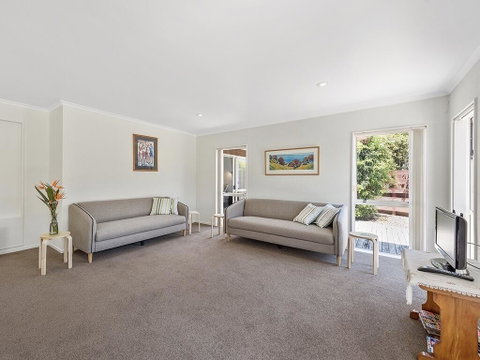 Beach And Golf Delight - Mt Maunganui Holiday Home - Accommodation New Zealand 3