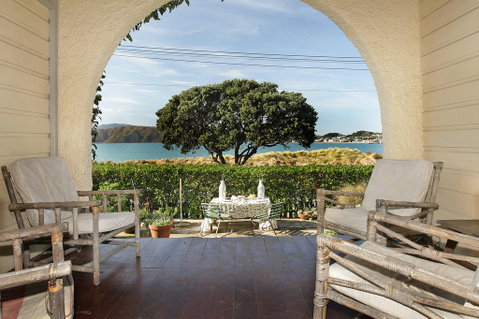 Beachfront Wellington Bed And Breakfast - Accommodation New Zealand 1