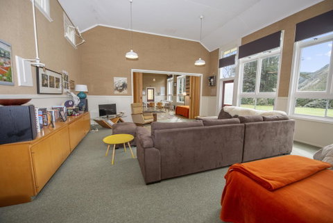 Beaumont School - Accommodation New Zealand 0