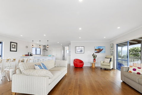 Best Of Both Worlds - Omaha Holiday Home - Accommodation New Zealand 1