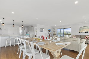 Best of Both Worlds - Omaha Holiday Home