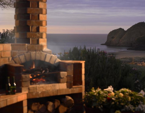 Bethells Beach Cottages - Accommodation New Zealand 0