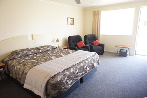 Bks Egmont Motor Lodge - Accommodation New Zealand 1