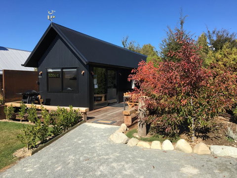 Black Beech House With Stunning Outdoor Bath - Accommodation New Zealand 0
