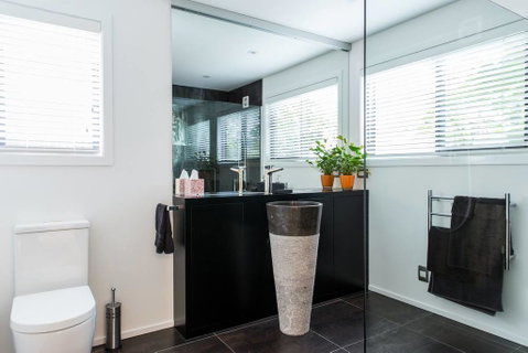 Black Luxury Lodge - Accommodation New Zealand 0