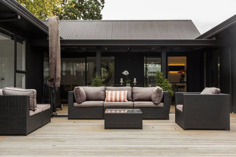 Black Luxury Lodge - Accommodation New Zealand 1