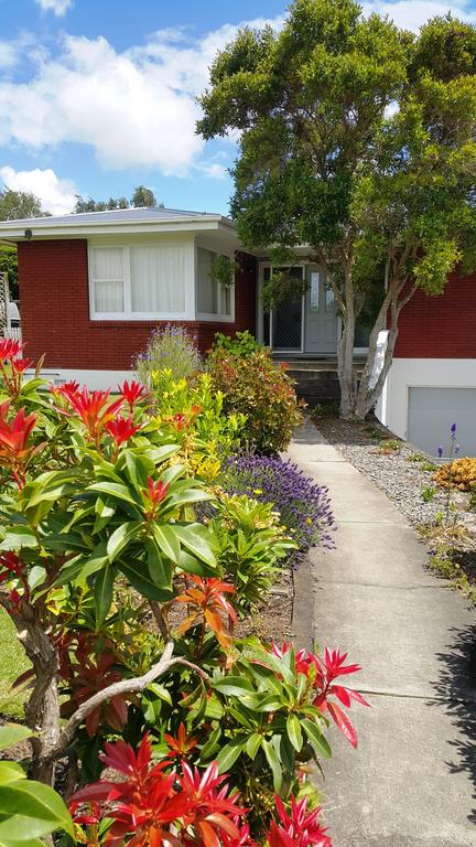 Blooming Delight Tauranga - Accommodation New Zealand 3