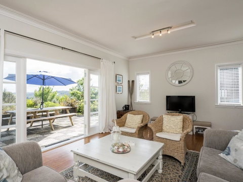 Blue Peter - Opua Holiday Home - Accommodation New Zealand 3