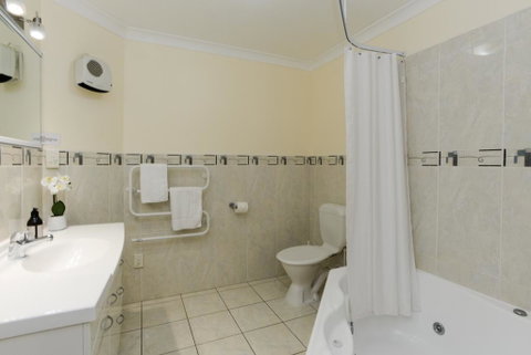 Breakwater Apartment Five - Napier Holiday Home - Accommodation New Zealand 2