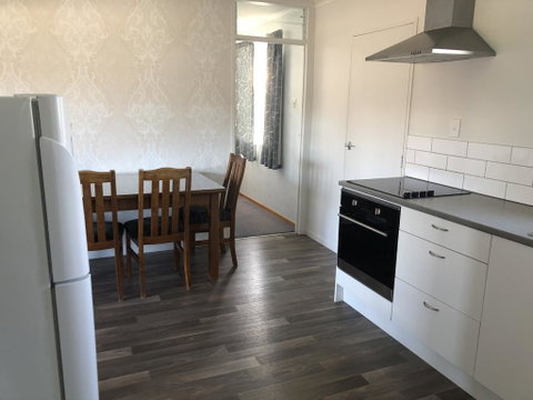 Bright & Sunny On Braemar - Accommodation New Zealand 3