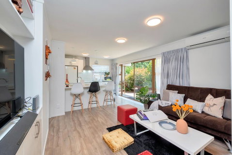 Bright 3BR Near St Lukes Mall - 3 Carparks - Accommodation New Zealand 0