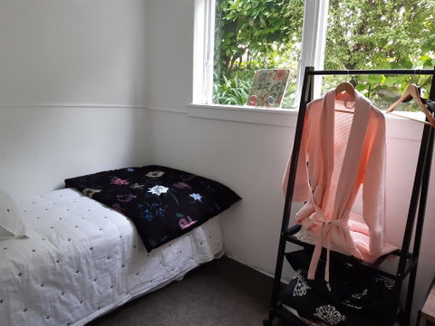 Brony's Beachfront Boarding Home - Accommodation New Zealand 1