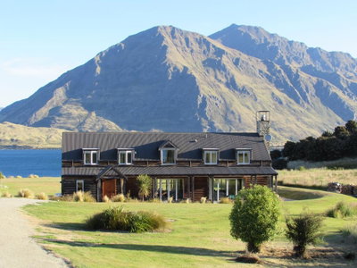 Buchanan Lodge - 60 Acres On Wanaka Lakefront