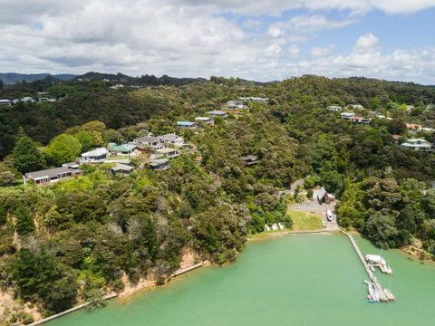 Captain's Quarters - Opua Holiday Home - Accommodation New Zealand 3
