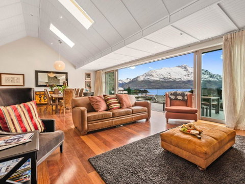 Catalinaâ€™s Luxury Apartment 5 - Accommodation New Zealand 0