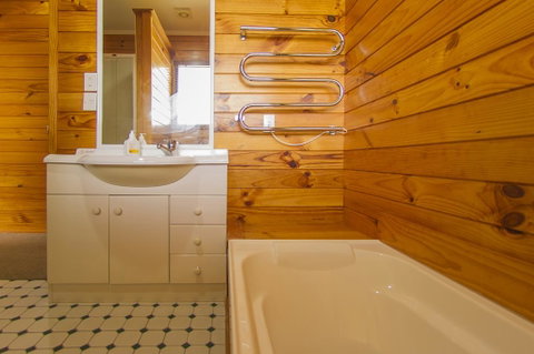 Cathedral Retreat - Hahei Holiday Home - Accommodation New Zealand 3