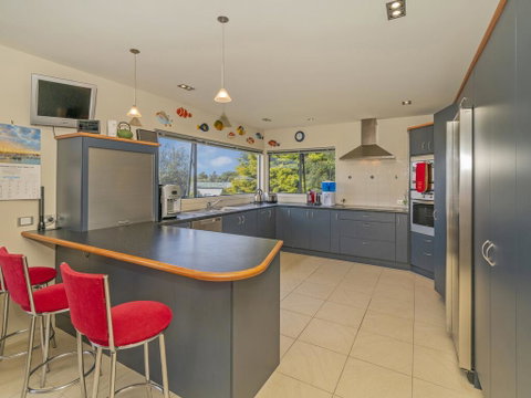 Centreway Sand Castle - Pauanui Holiday Home - Accommodation New Zealand 1