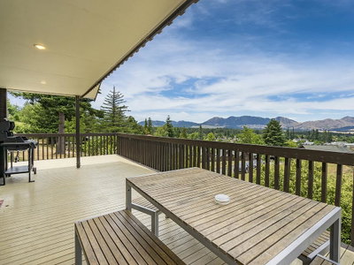 Chalet Oregon - Hanmer Springs Holiday Home