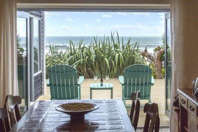 CHESTER COTTAGE - BEACHFRONT LUXURY