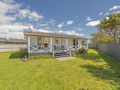 Chillax Bach - Whitianga Holiday Home