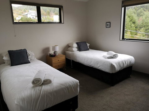 Closeburn LakeView House - Accommodation New Zealand 1