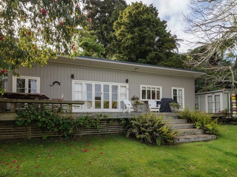 Cossey's Cottage - Okere Falls Holiday Home - Accommodation New Zealand 2