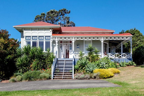 Crescent Villa - Accommodation New Zealand 1