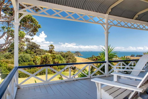 Crescent Villa - Accommodation New Zealand 2