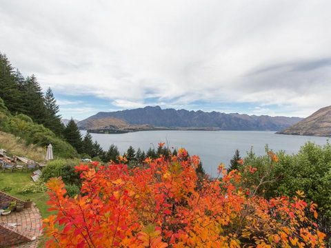 Crows Nest - Queenstown Holiday Home - Accommodation New Zealand 0