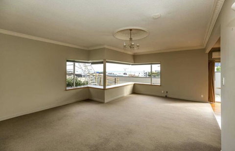 East End Beach & Coastal Walkway At The Doorstep - Accommodation New Zealand 2
