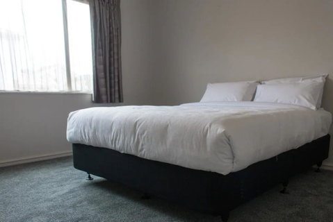 Elegant 6 Bedroom Home In East Auckland - Accommodation New Zealand 2