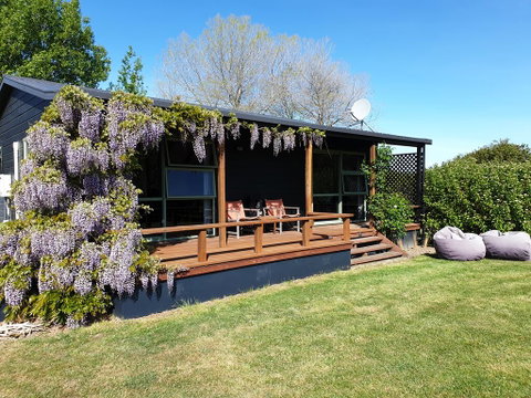 Fairway Cottage - Accommodation New Zealand 0