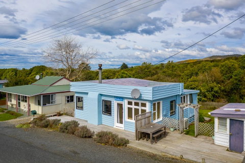 Family Ties - Accommodation New Zealand 0