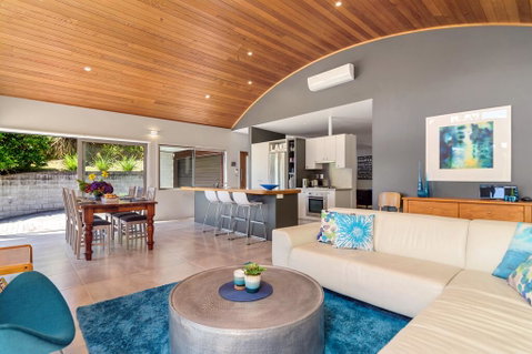 FlaxWater Bach - Lake Tarawera Holiday Home - Accommodation New Zealand 1