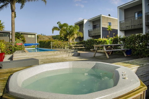 French For Sunshine - Whitianga Holiday Home - Accommodation New Zealand 1
