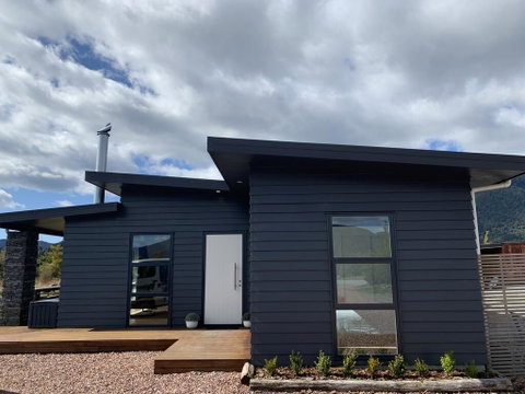 Gibb's Guesthouse - Accommodation New Zealand 0