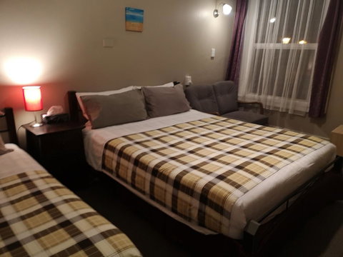 Golden Cross Hotel - Accommodation New Zealand 2