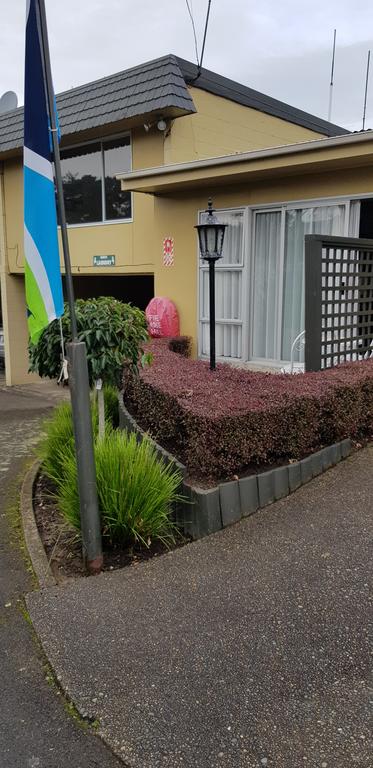 Golden Leaf Apartments - Accommodation New Zealand 1